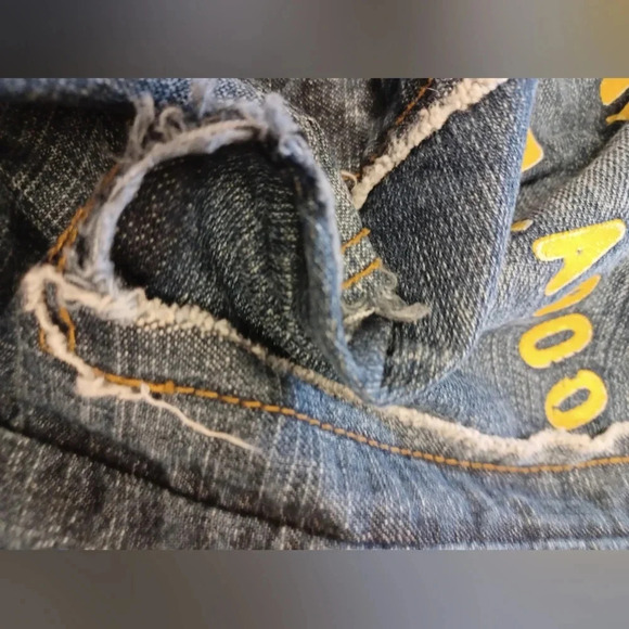 Von Dutch Vintage EUC Low Rise Flare Med Wash Graphic Jeans Size 29 - Picture 11 of 14